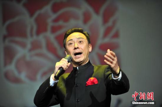 资料图:京剧名家于魁智在演唱。<a target='_blank' data-cke-saved-href='http://www.chinanews.com/' href='http://www.chinanews.com/'>中新社</a>发 唐伟杰 摄